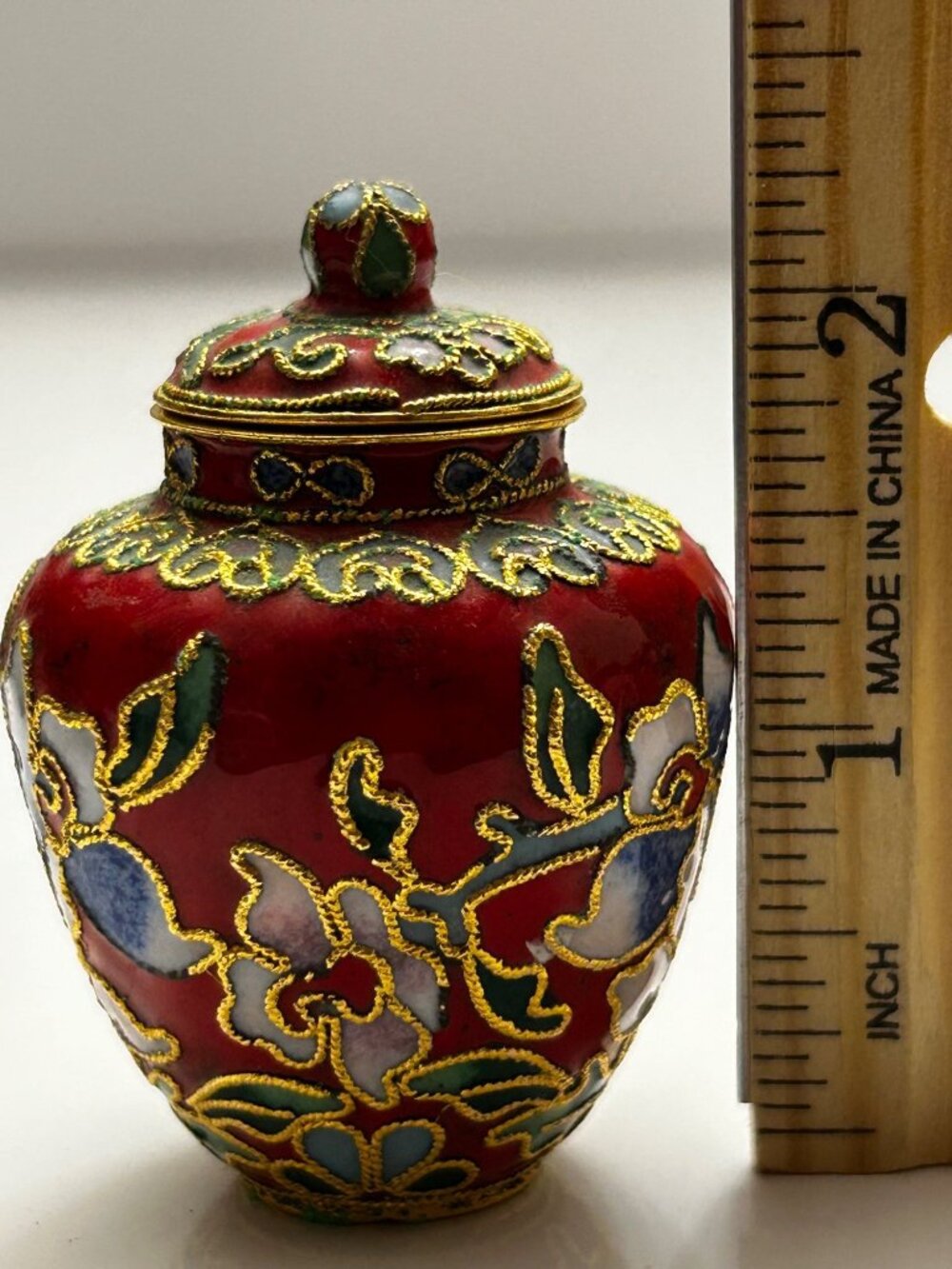 Miniature Red Cloisonné-Style Ginger Jar with Lid Floral Enamel Gold 2.25 In - Picture 12 of 12